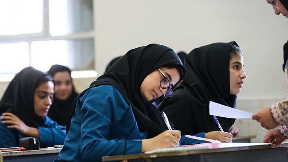 پشت پرده فروش سوالات امتحانات نهایی دانشآموزان پشت پرده فروش سوالات امتحانات نهایی دانشآموزان