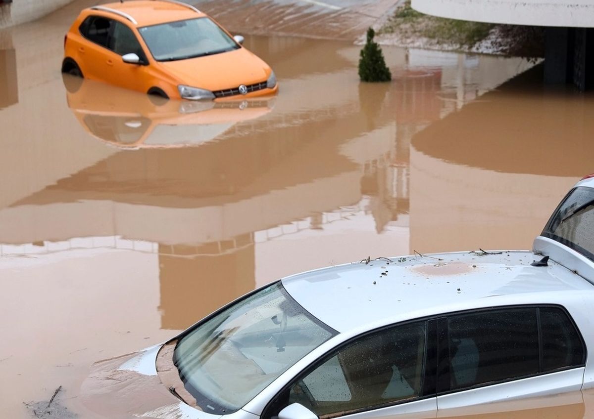 فیلم اقدام باورنکردنی یک مادر در سیل