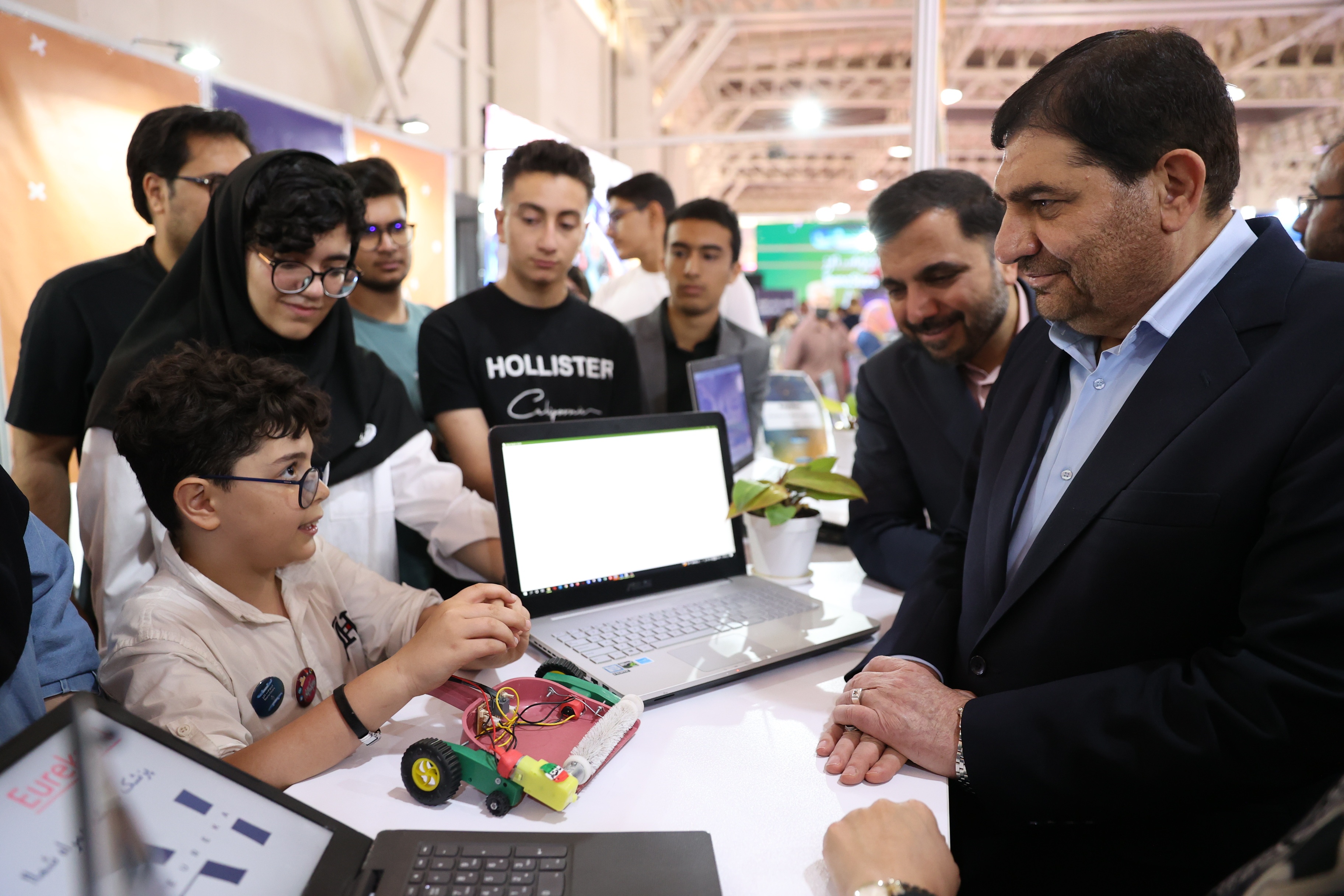 معاون اول رئیس جمهور از بیست و ششمین نمایشگاه بین المللی الکامپ بازدید کرد معاون اول رئیس جمهور از بیست و ششمین نمایشگاه بین المللی الکامپ بازدید کرد