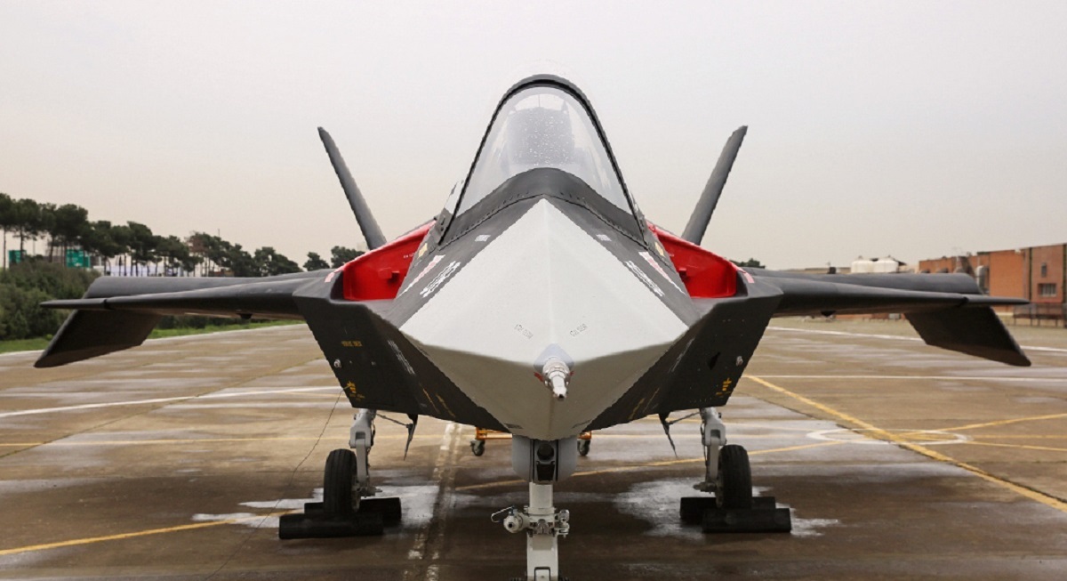 جنگنده «قاهر ۳۱۳» ایران