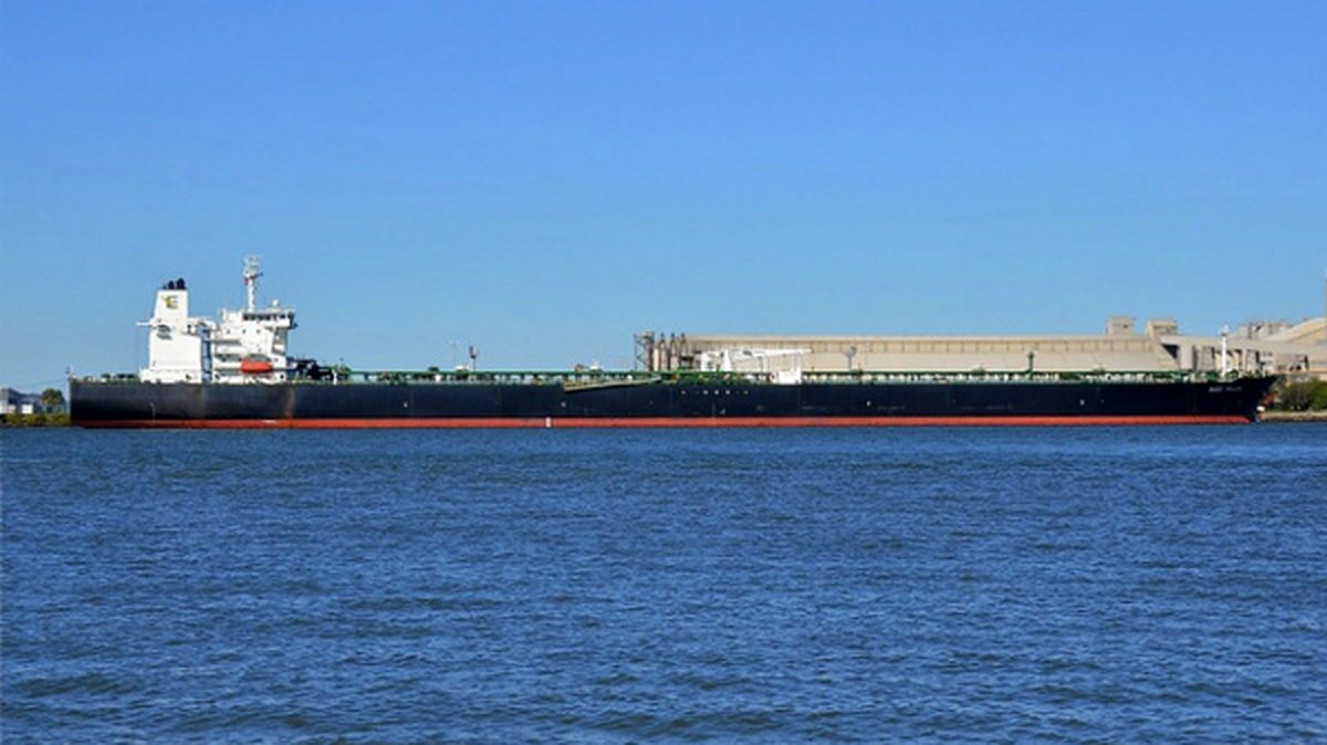 سازمان بنادر: نفتکش ریچموند ویجر با پرچم باهاما پس از برخورد با شناور ایرانی متواری شد