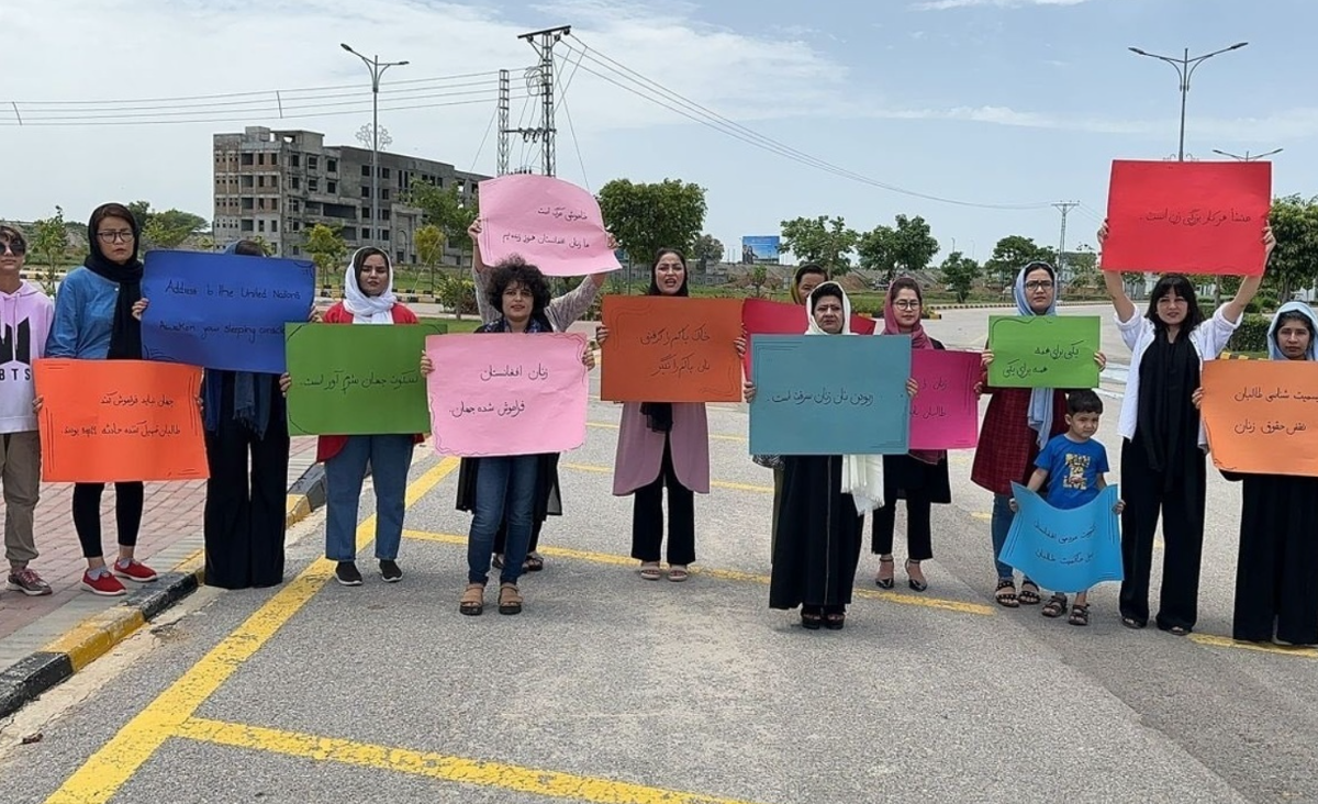 اعتراض به بستن آرایشگاه‌های زنانه در افغانستان