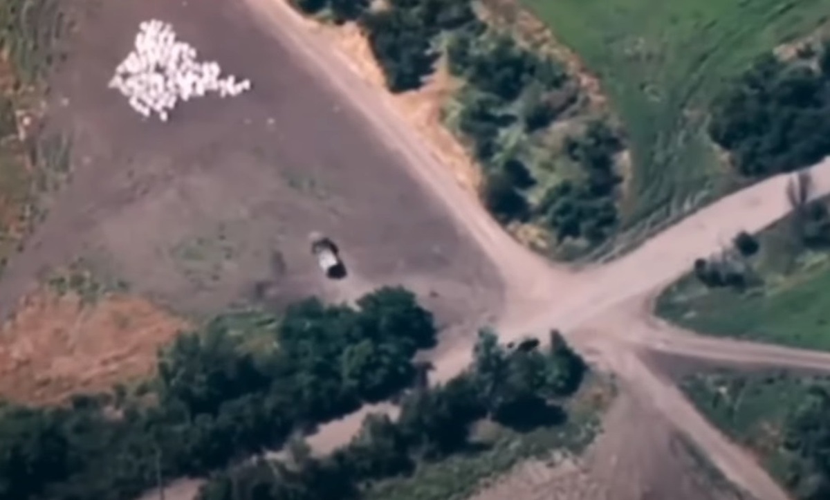 فیلم لحظه انفجار راکت انداز روسیه با موشک اوکراین