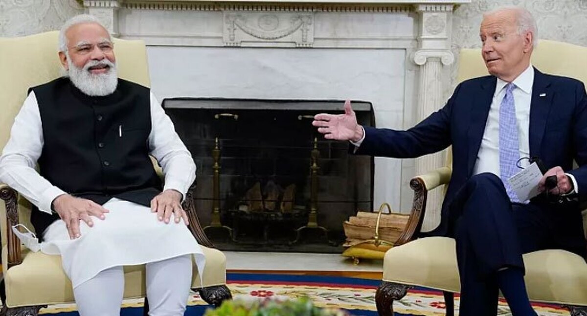 اشتباه خندهدار بایدن هنگام پخش سرود ملی هند اشتباه خندهدار بایدن هنگام پخش سرود ملی هند