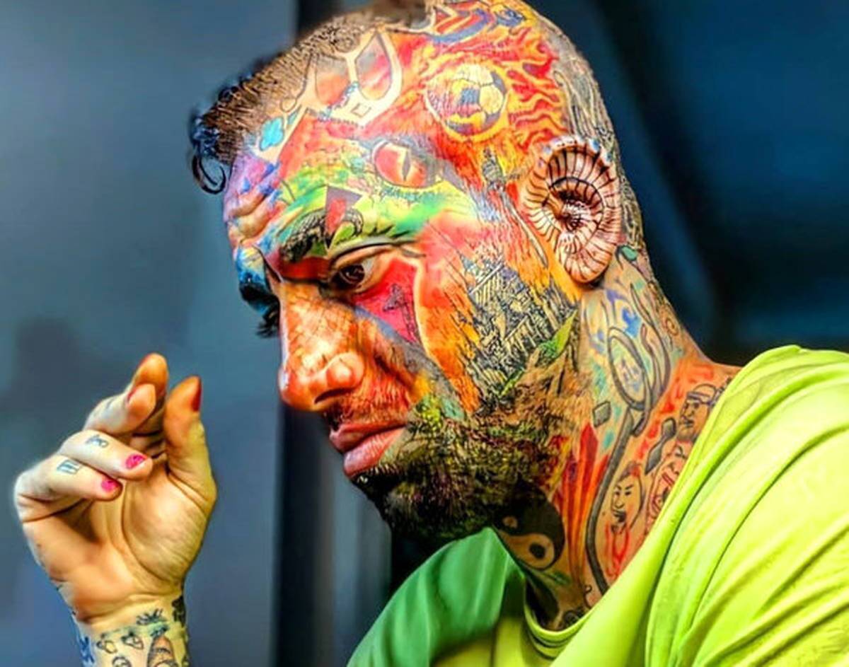 ویدئویی از تتلو در میان جمعیت طرفداران وایرال شد ویدئویی از تتلو در میان جمعیت طرفداران وایرال شد