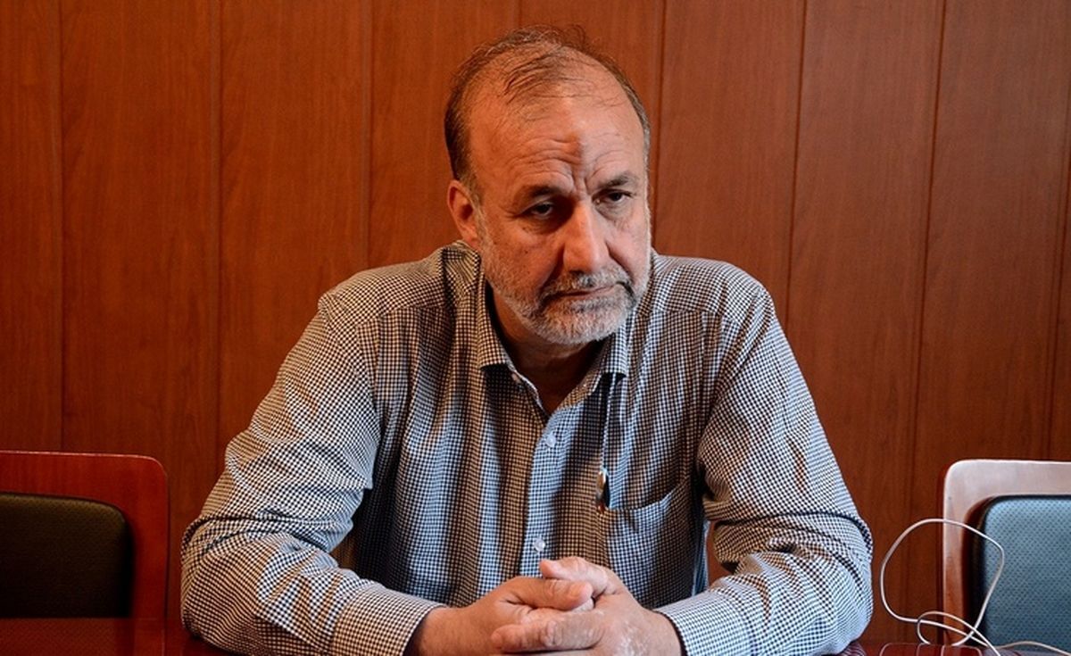 حسن بیادی: باید به قانون اساسی عمل شود؛ افراطیها یا احمقاند یا خائن/ اقدامات افراطی ما به ضرر نظام و رهبری است حسن بیادی: باید به قانون اساسی عمل شود؛ افراطیها یا احمقاند یا خائن/ اقدامات افراطی ما به ضرر نظام و رهبری است