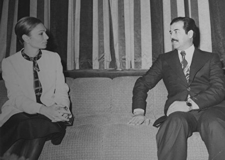 سفر فرح پهلوی به عراق و دیدار با صدام حسین