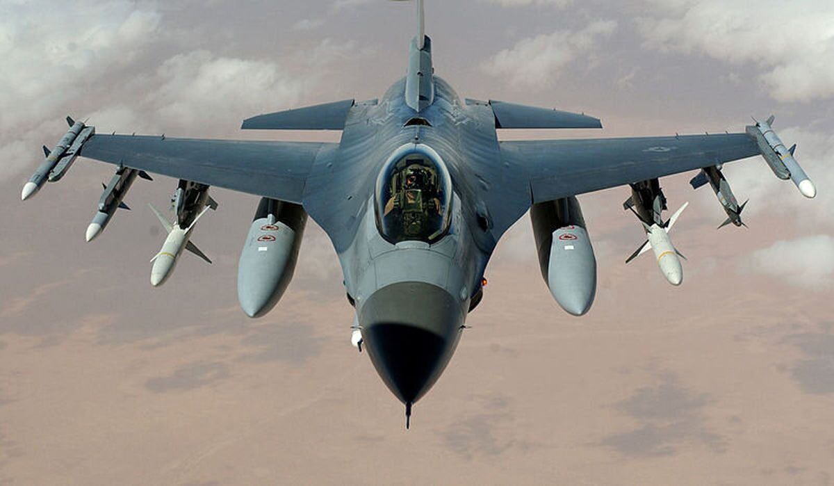 ادعای اعزام جنگنده‌های اف-۱۶ آمریکا به تنگه هرمز
