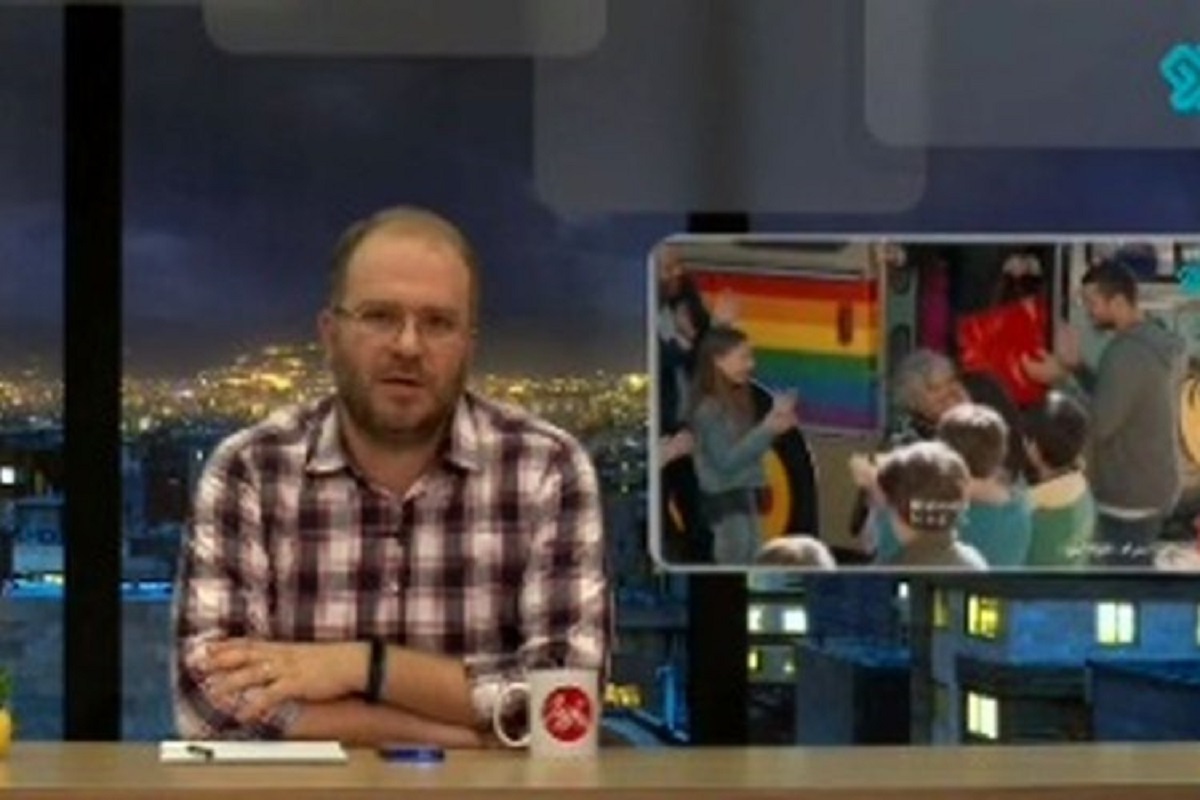 حواس پرتی سانسورچی صداوسیما جنجالی شد حواس پرتی سانسورچی صداوسیما جنجالی شد