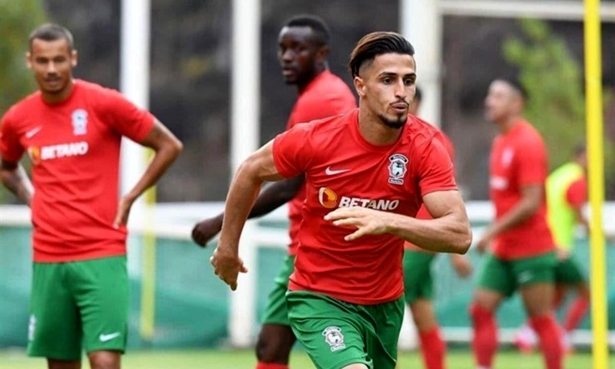 ستارهای که در لیست گل محمدی نیست ستارهای که در لیست گل محمدی نیست