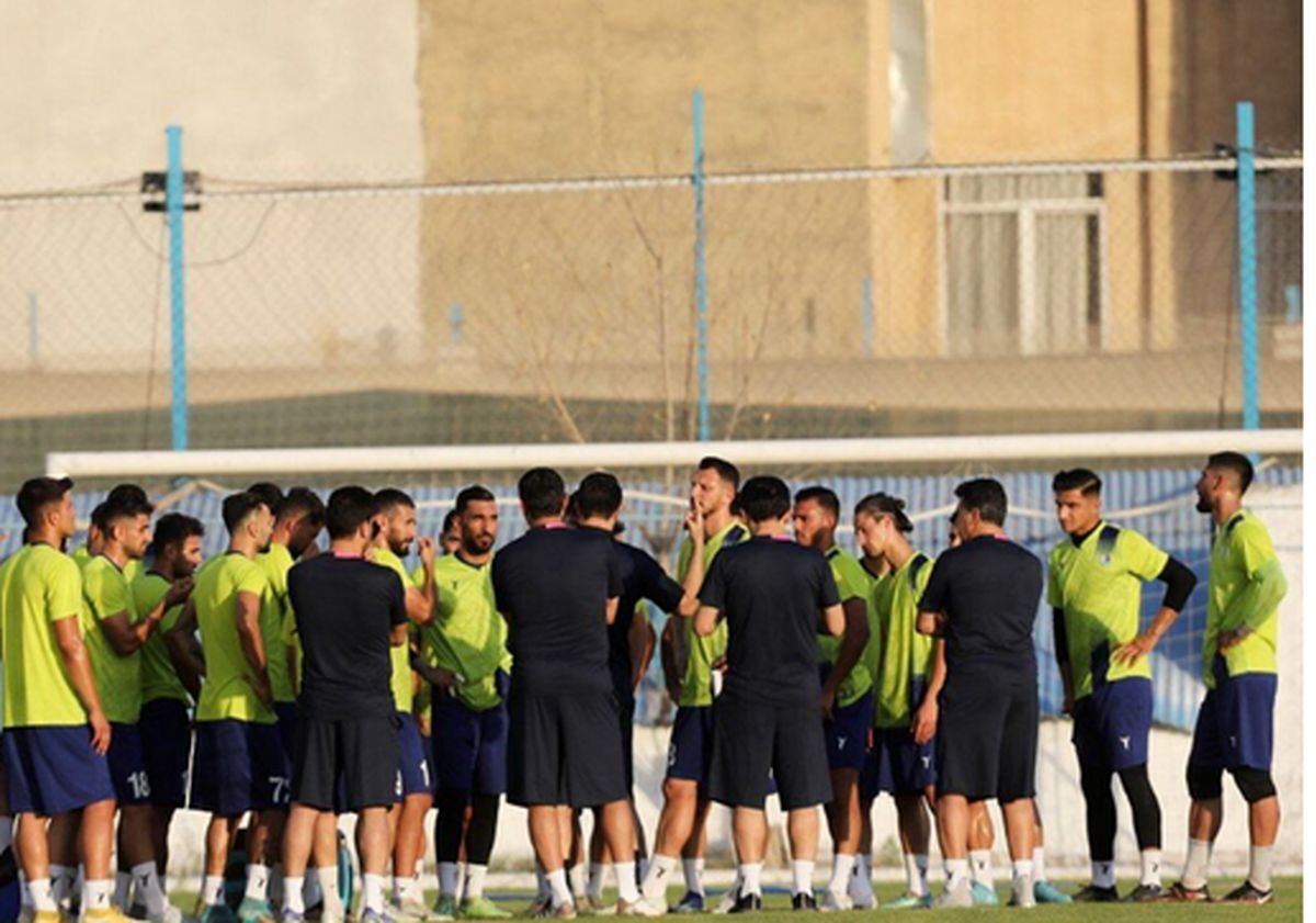 نکونام لیست استقلال را خلوت کرد؛ حذف ناگهانی ۵ بازیکن از تیم