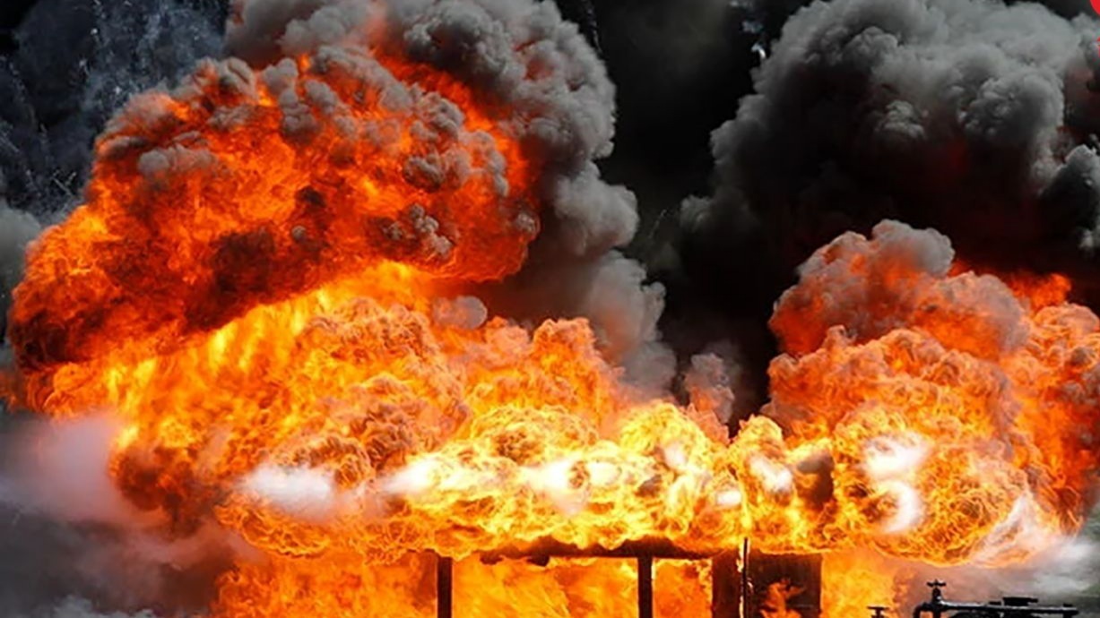 بازی با فندک در پمپ بنزین فاجعه آفرید