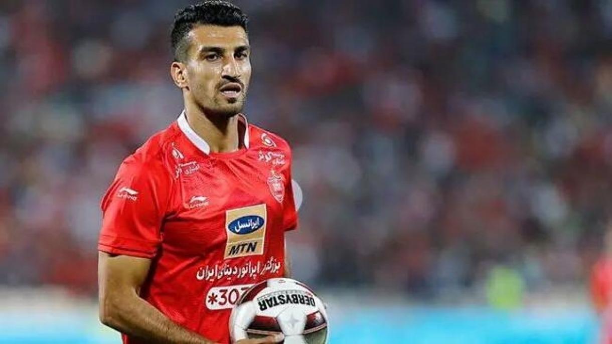 حسین ماهینی از فوتبال خداحافظی کرد حسین ماهینی از فوتبال خداحافظی کرد