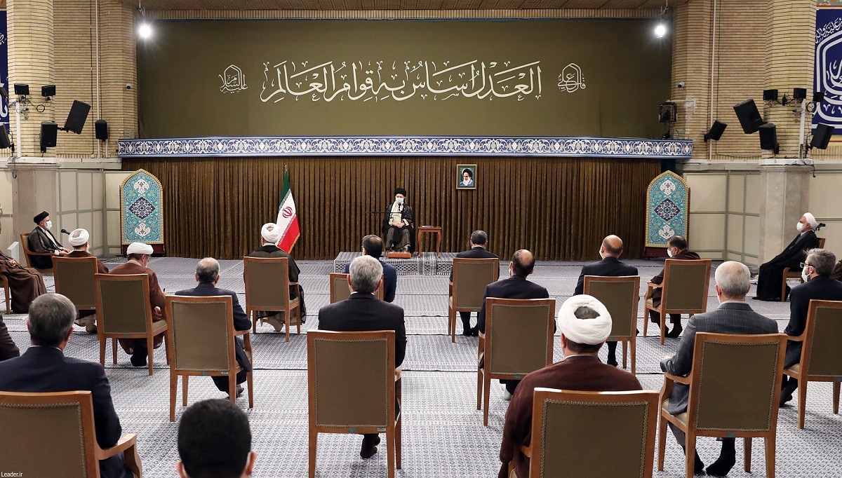 رهبر انقلاب: اینکه یک عده روی اعصاب مردم راه بروند و مردم را بترسانند، خلاف مقتضی احیای حقوق عامه است/ اشتباه و اختلال در قوه، ضربه مهمی است رهبر انقلاب: اینکه یک عده روی اعصاب مردم راه بروند و مردم را بترسانند، خلاف مقتضی احیای حقوق عامه است/ اشتباه و اختلال در قوه، ضربه مهمی است