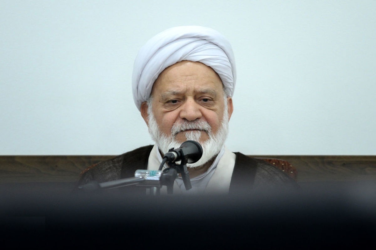 کنایه سنگین به مصباحی مقدم: لقمههای مردم را هم میشمرید؟ کنایه سنگین به مصباحی مقدم: لقمههای مردم را هم میشمرید؟