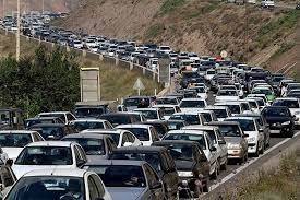 ویدئویی سرسام‌آور از هجوم مسافران به جاده کرج