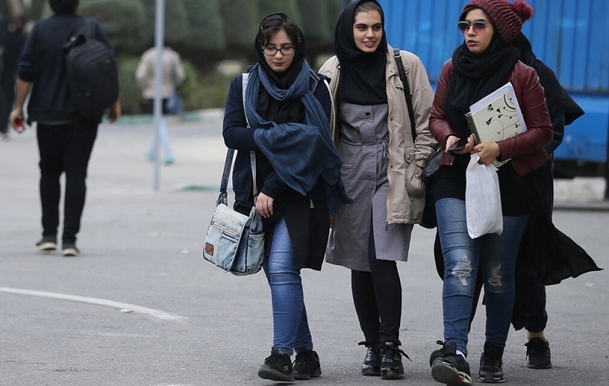 وزیر علوم: برای اجرای مصوبات قانونی درباره حجاب جدی هستیم