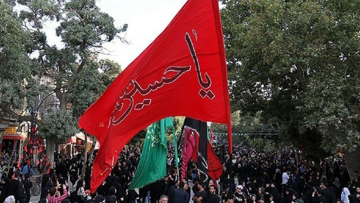 فیلم جنجالی آتش زدن علم عزاداریِ محرم در اصفهان! فیلم جنجالی آتش زدن علم عزاداریِ محرم در اصفهان!