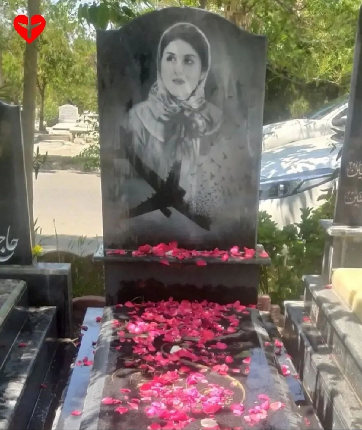 تخریب سنگ مزار یکی از جانباختگان پرواز ۷۵۲ تخریب سنگ مزار یکی از جانباختگان پرواز ۷۵۲