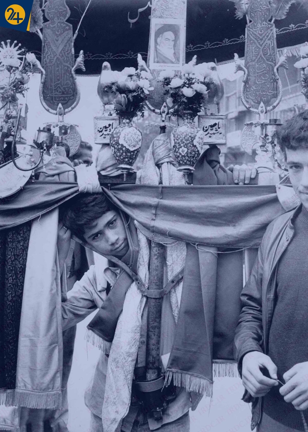 تاثیر سیاست بر عزاداری محرم