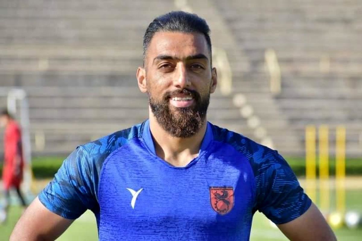 اخراج بازیکن مس پس از شادی گل جنجالی! اخراج بازیکن مس پس از شادی گل جنجالی!