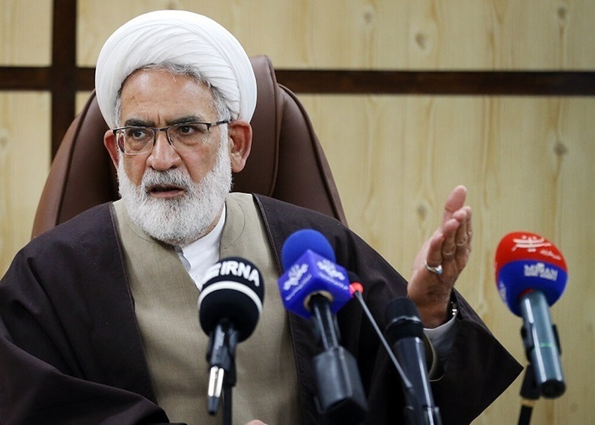 منتظری رئیس دیوان عالی کشور شد، موحدی‌آزاد دادستان کل