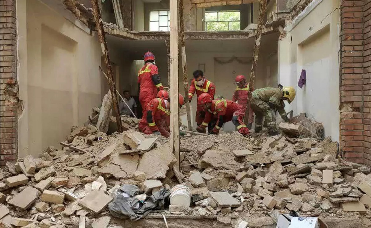 بی توجهی به نکات ایمنی کارگران را به خطر انداخت بی توجهی به نکات ایمنی کارگران را به خطر انداخت