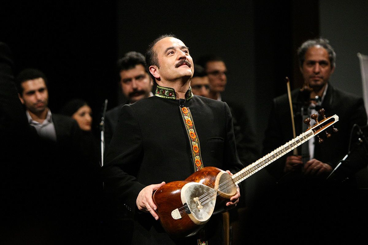 ممنوعیت اجرای هنرمند بدون ساز / چه کسی به تار «ساکت» حکم ممنوعیت داد؟