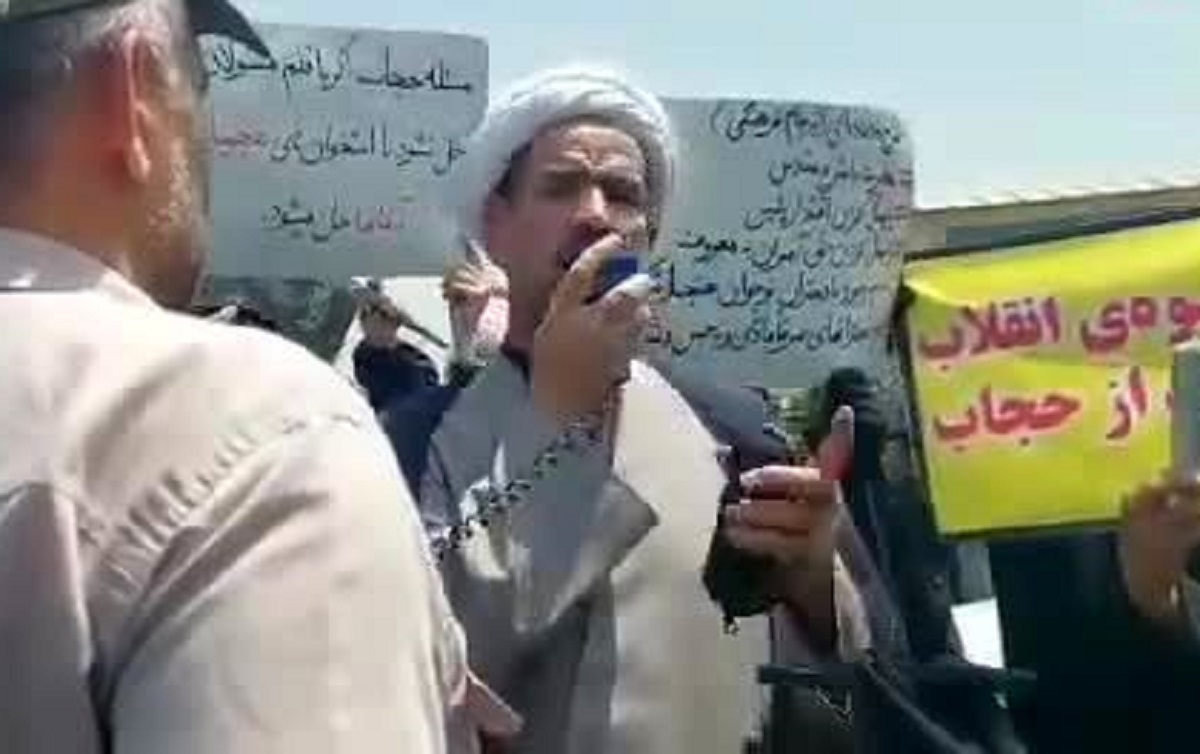 تهدید بی‌حجاب‌ها در یک تجمع توسط نماینده مجلس