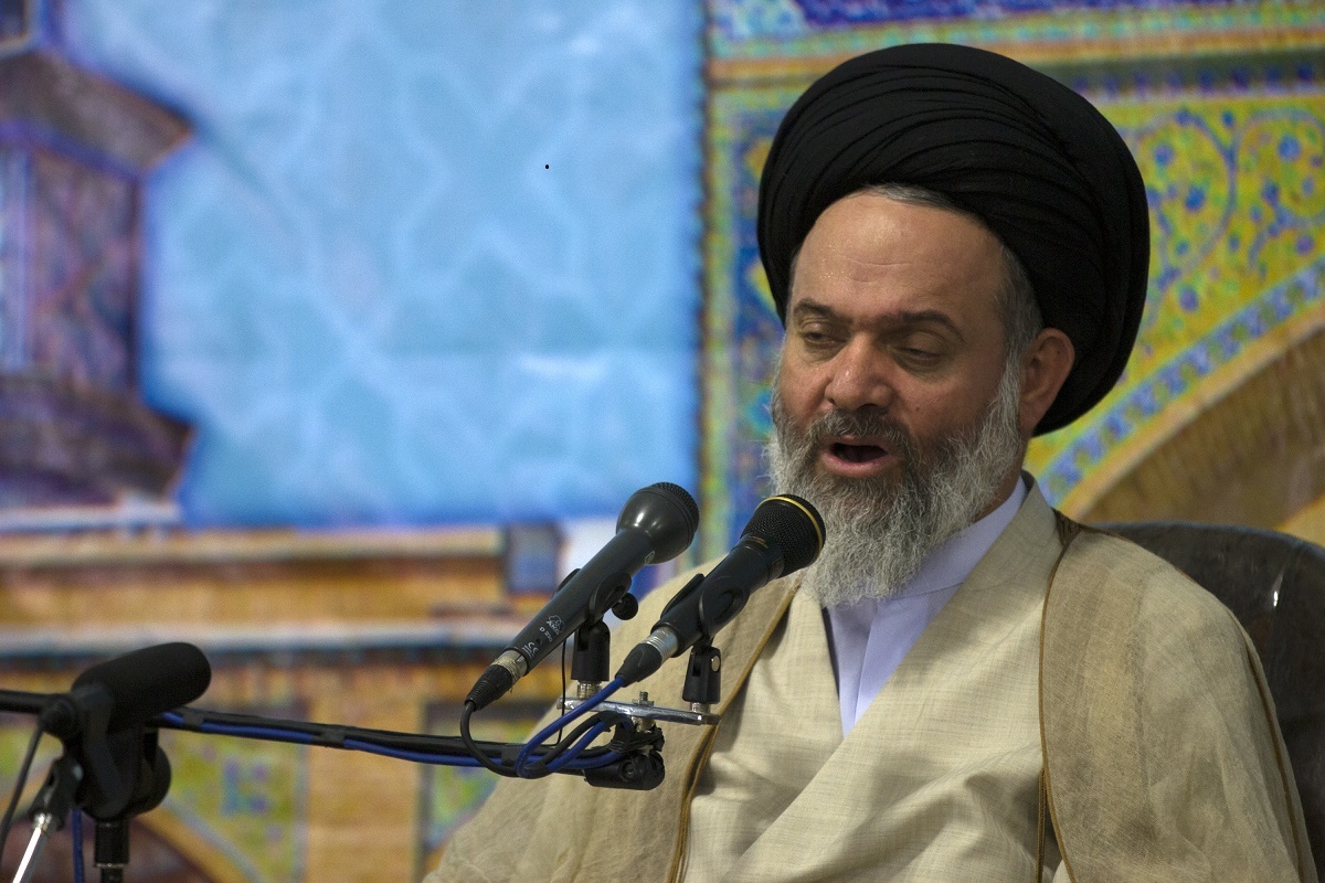 خطیب جمعه قم: کسانی که صالح نیستند خودشان به انتخابات ورود پیدا نکنند