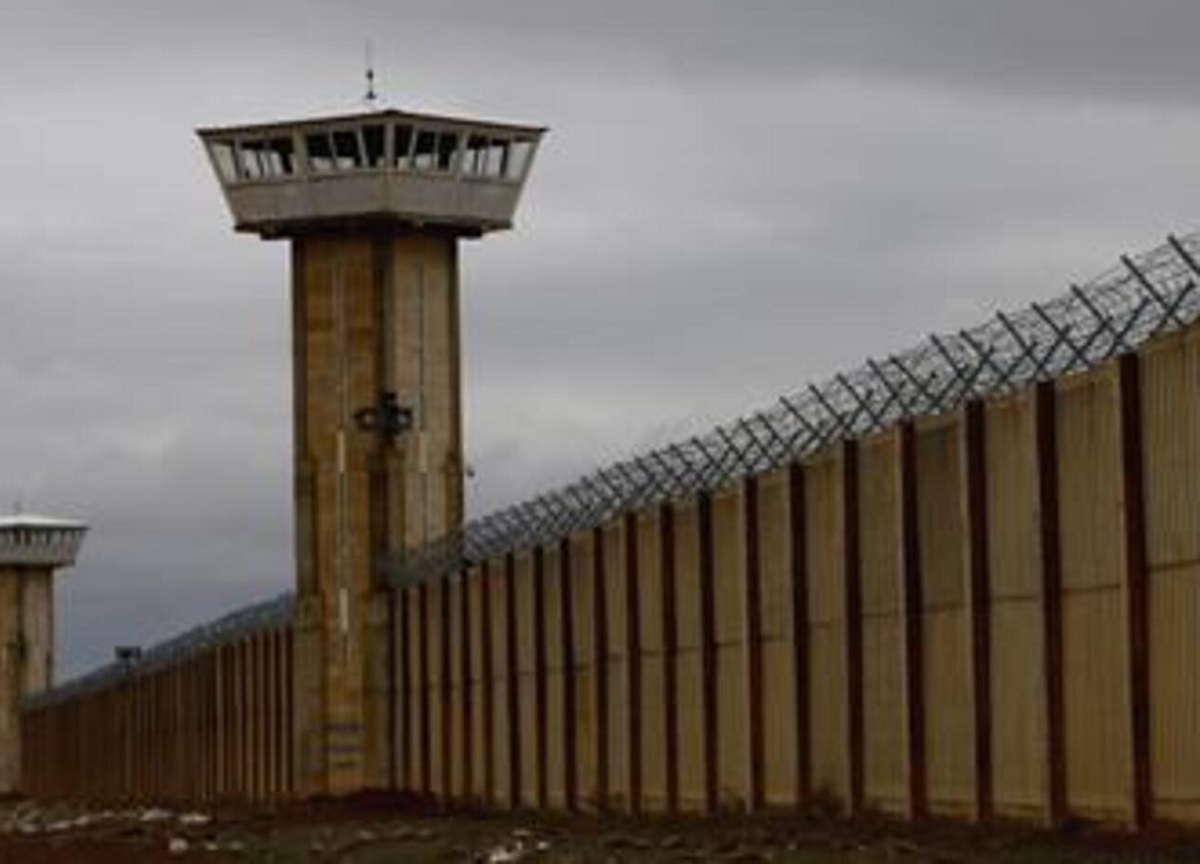 نائبی: تصمیمی برای جابجایی زندانهای تهران گرفته نشده است نائبی: تصمیمی برای جابجایی زندانهای تهران گرفته نشده است