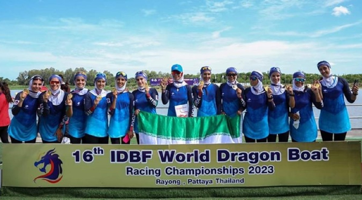 بالا بردن پرچم ایران در مسابقات قهرمانی جهان؛ دروی مدال‌های دراگون بوت توسط ملی پوشان