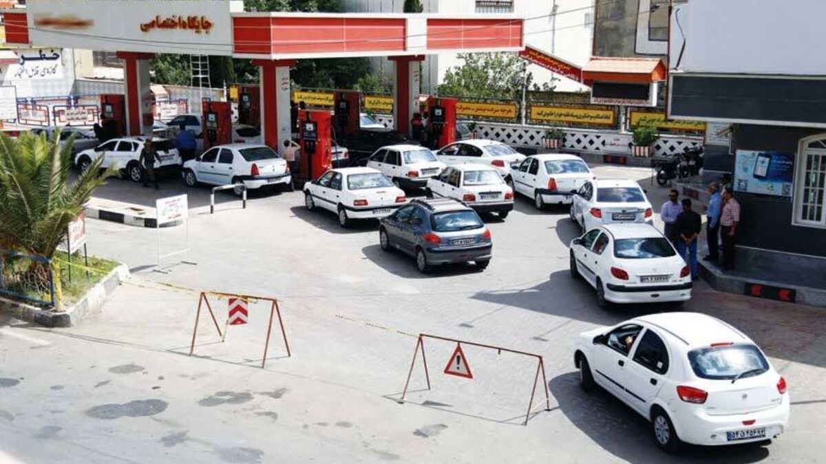 نماینده شیراز: ۲ روز است بنزین کافی عرضه نمی‌شود و جایگاه‌ها در ساعات پایانی روز بنزین ندارند