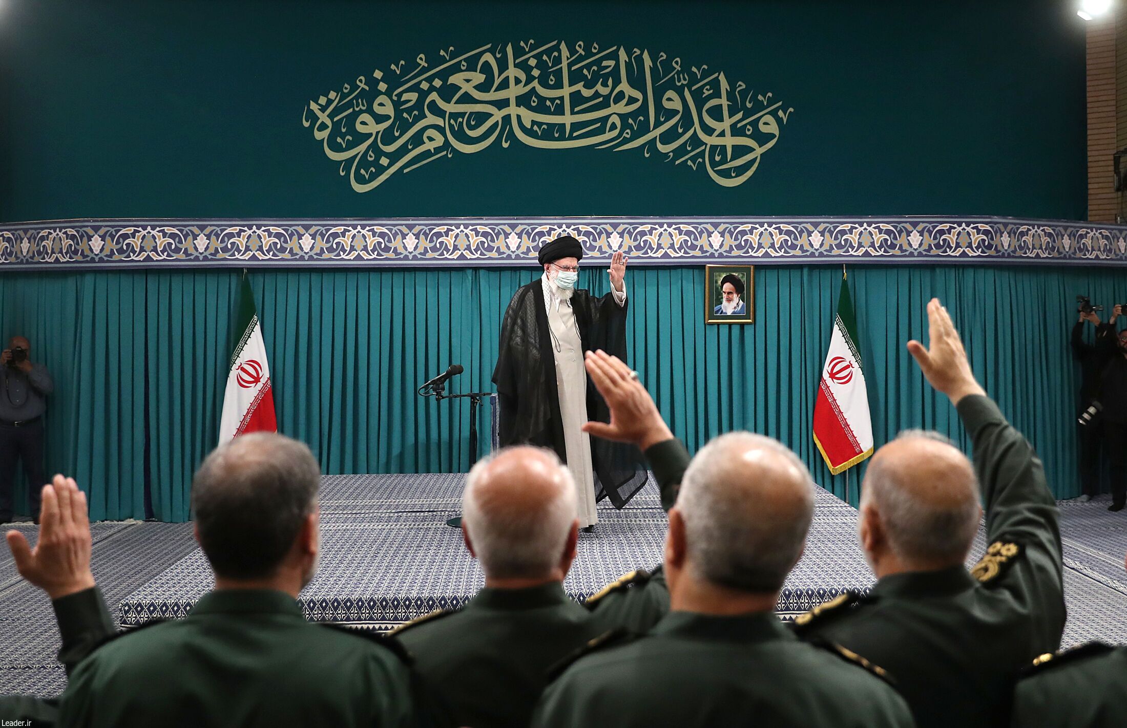 اولین دیدار رهبر انقلاب با فرماندهان عالیرتبه سپاه پس از ۴ سال اولین دیدار رهبر انقلاب با فرماندهان عالیرتبه سپاه پس از ۴ سال