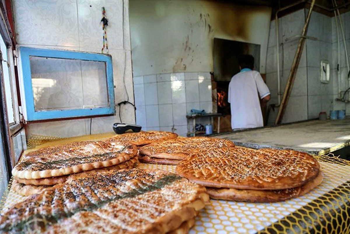 برخی نانوایی‌ها در تهران شروع به گران کردن نان کرده‌اند!
