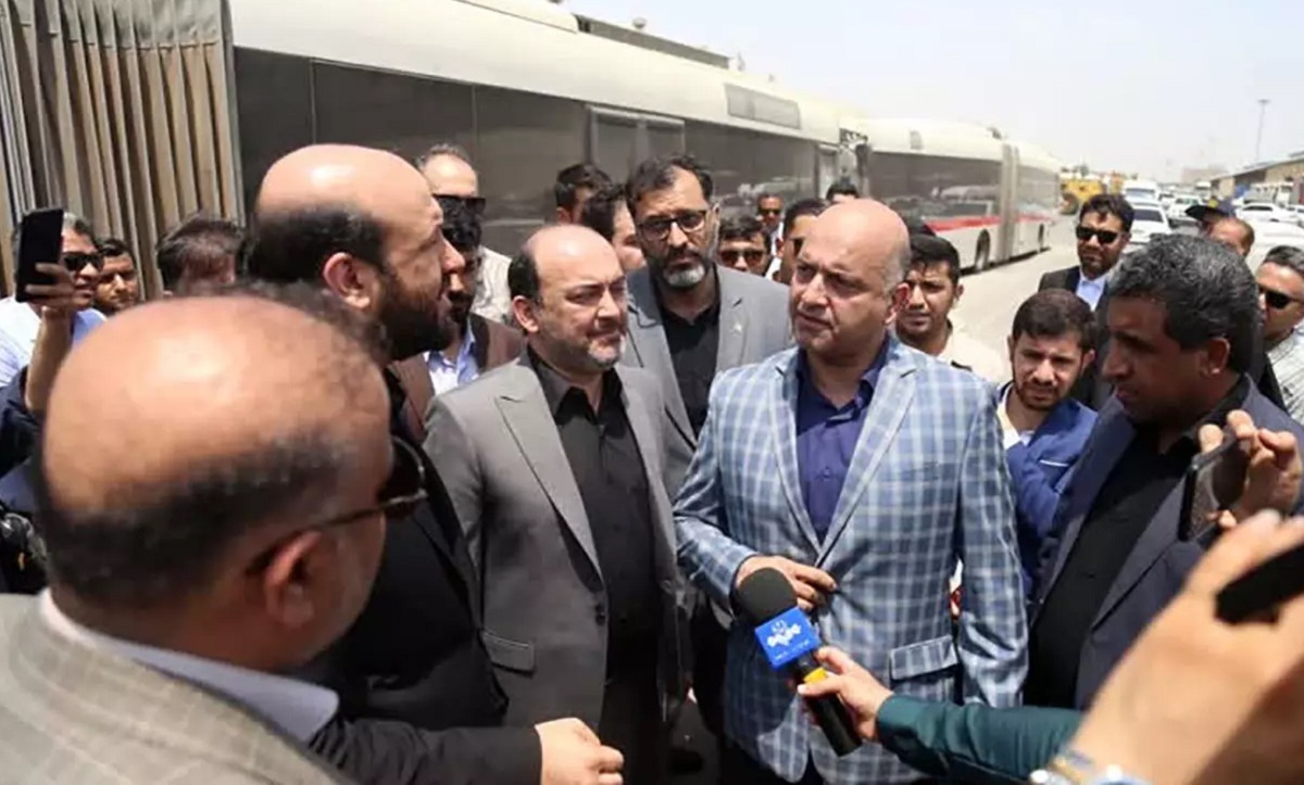 لحظه ترخیص خودروهای وارداتی از گمرک بندرعباس لحظه ترخیص خودروهای وارداتی از گمرک بندرعباس