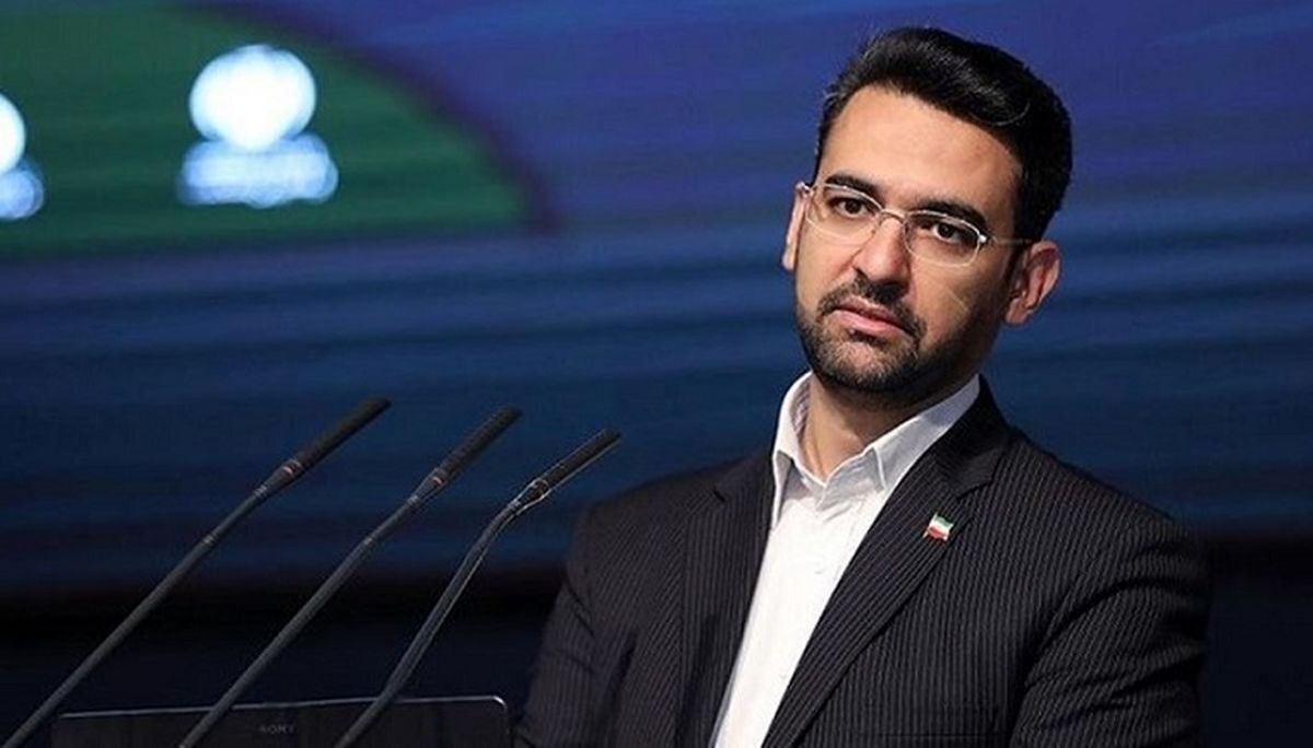 واکنش آذری‌جهرمی به ممنوعیت خبری شبکه‌های اجتماعی در کانادا