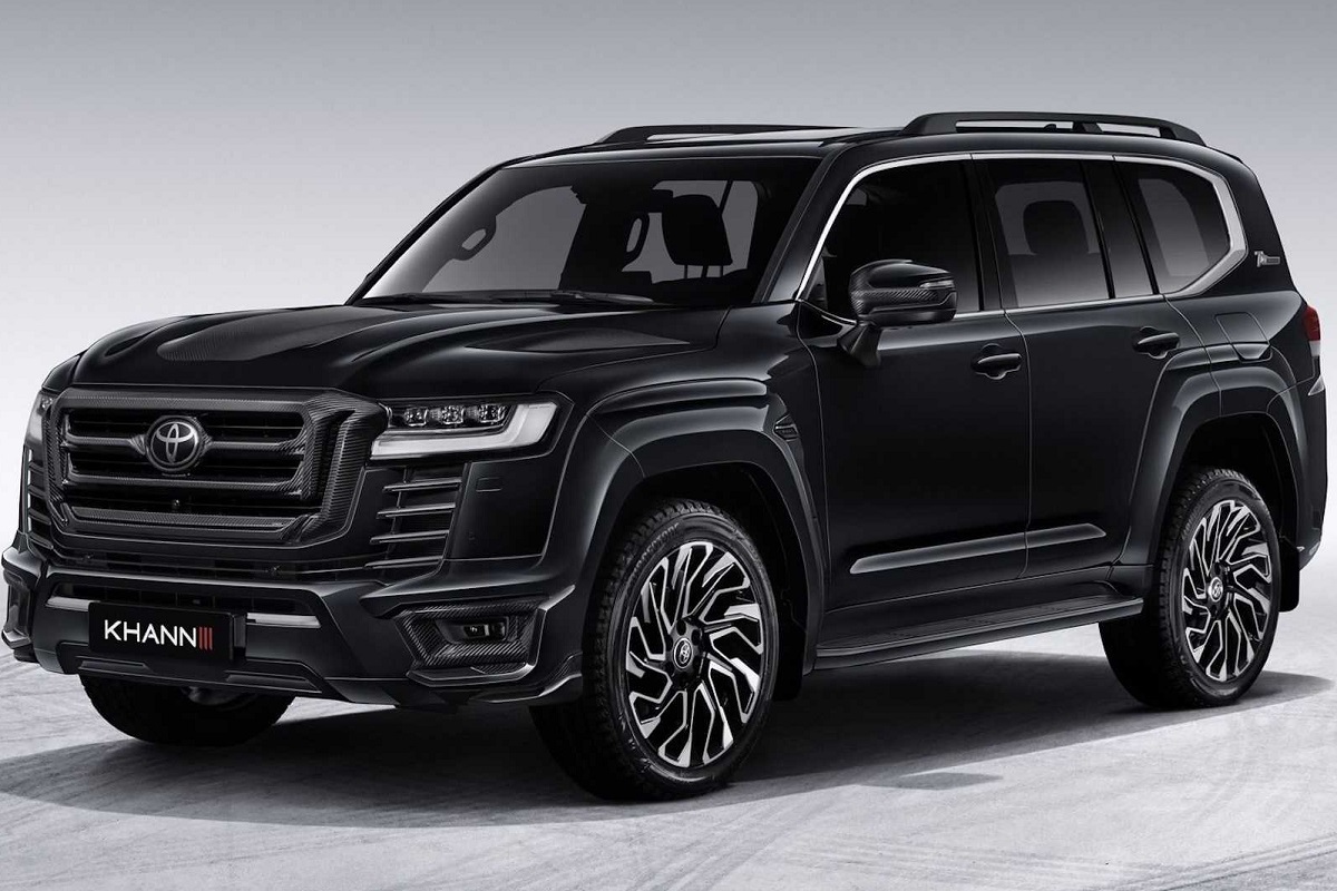 لحظه ورود اولین سری لندکروز ۲۰۲۳ به گمرک ایران