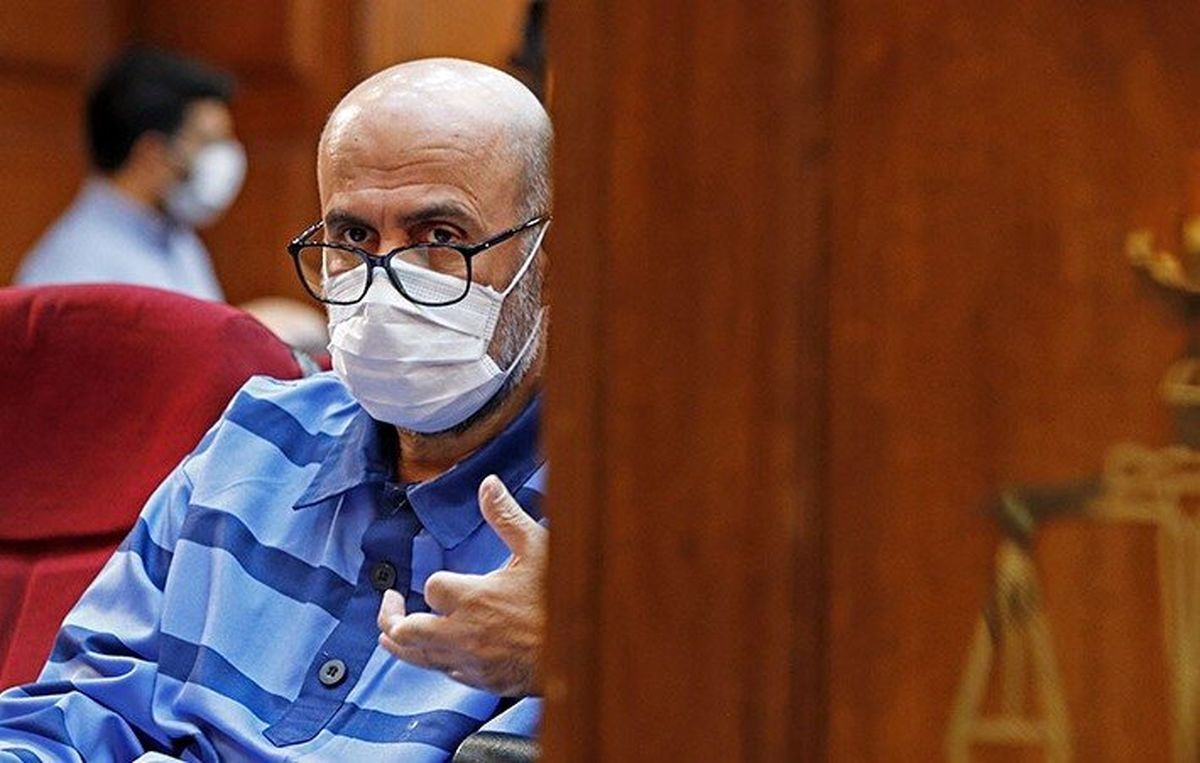 مجازات اکبر طبری تشدید شده؛ او باید ۷۴ ضربه شلاق هم بخورد/طبری باید حداقل دوازده و نیم سال حبس را تحمل کند مجازات اکبر طبری تشدید شده؛ او باید ۷۴ ضربه شلاق هم بخورد/طبری باید حداقل دوازده و نیم سال حبس را تحمل کند