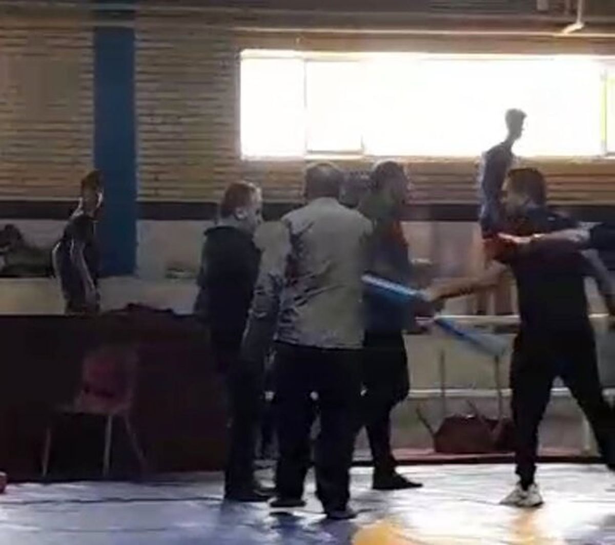 درگیری با قمه، چماق و زنجیر در مسابقات کشتی! درگیری با قمه، چماق و زنجیر در مسابقات کشتی!