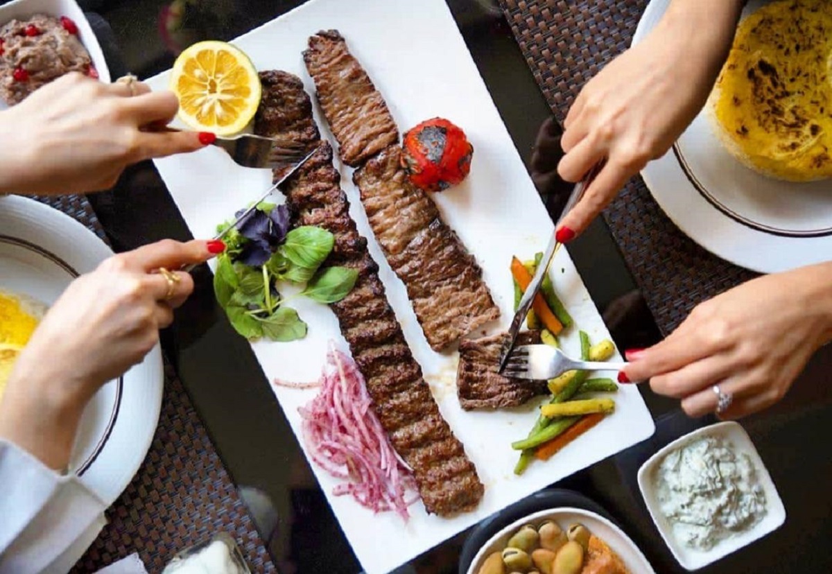 کاهش ۵۰ درصدی فروش رستوران داران/ سبد غذایی خانوار هرروز کوچک‌تر از دیروز!