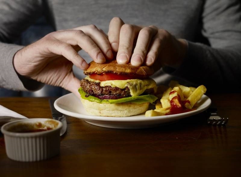 فست‌فود نخورید تا تن‌درست بمانید