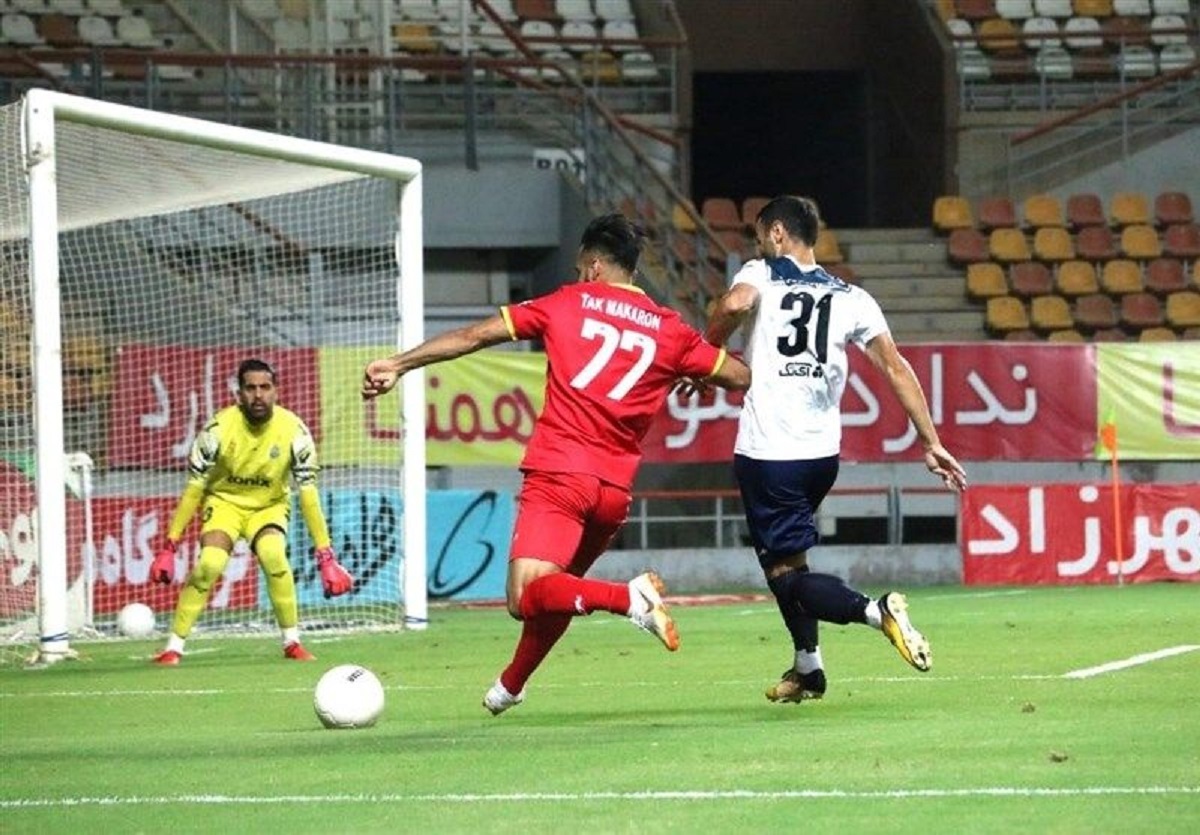 حضور ناگهانی یک سگ وسط بازی ملوان - فولاد!