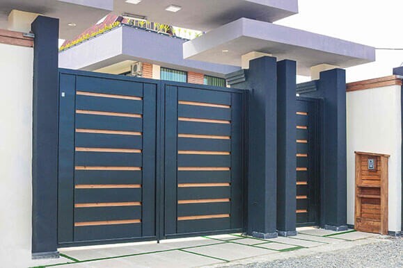 درب حیاط فلزی