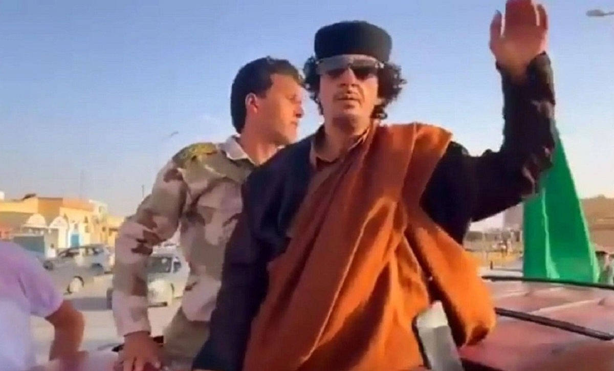 شعار‌های حمایتی مردم لیبی از بدل معمر قدافی