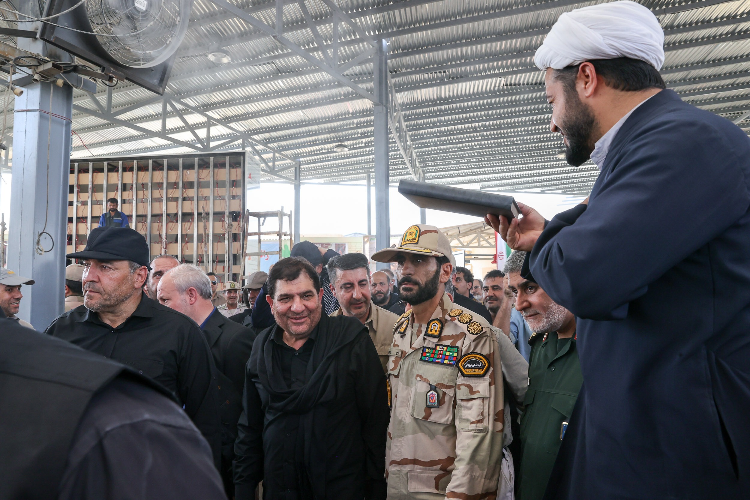 میزان معطلی مردم در ترافیک شهر مهران از ۱۳ ساعت در سال گذشته به ۵۸ دقیقه رسیده است