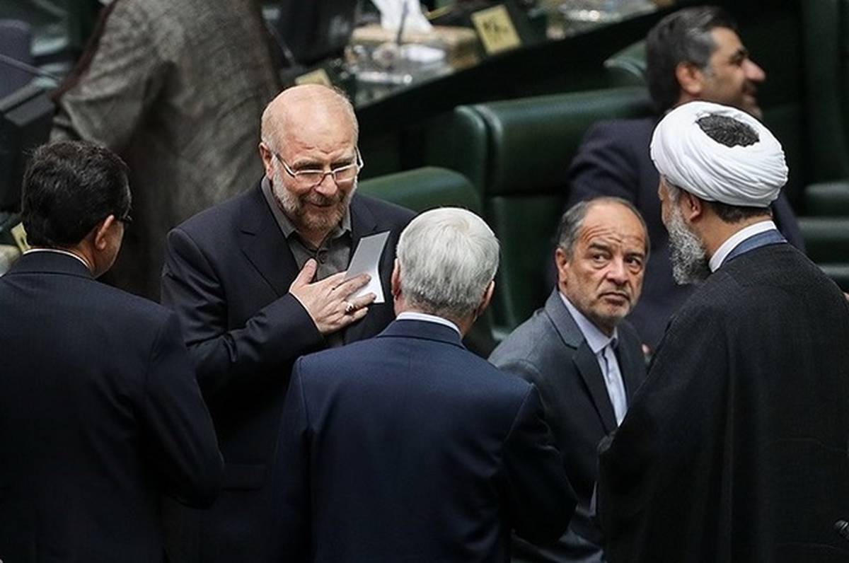 تیغ کشیدن پایداریها و قالیبافیها بر یکدیگر تیغ کشیدن پایداریها و قالیبافیها بر یکدیگر