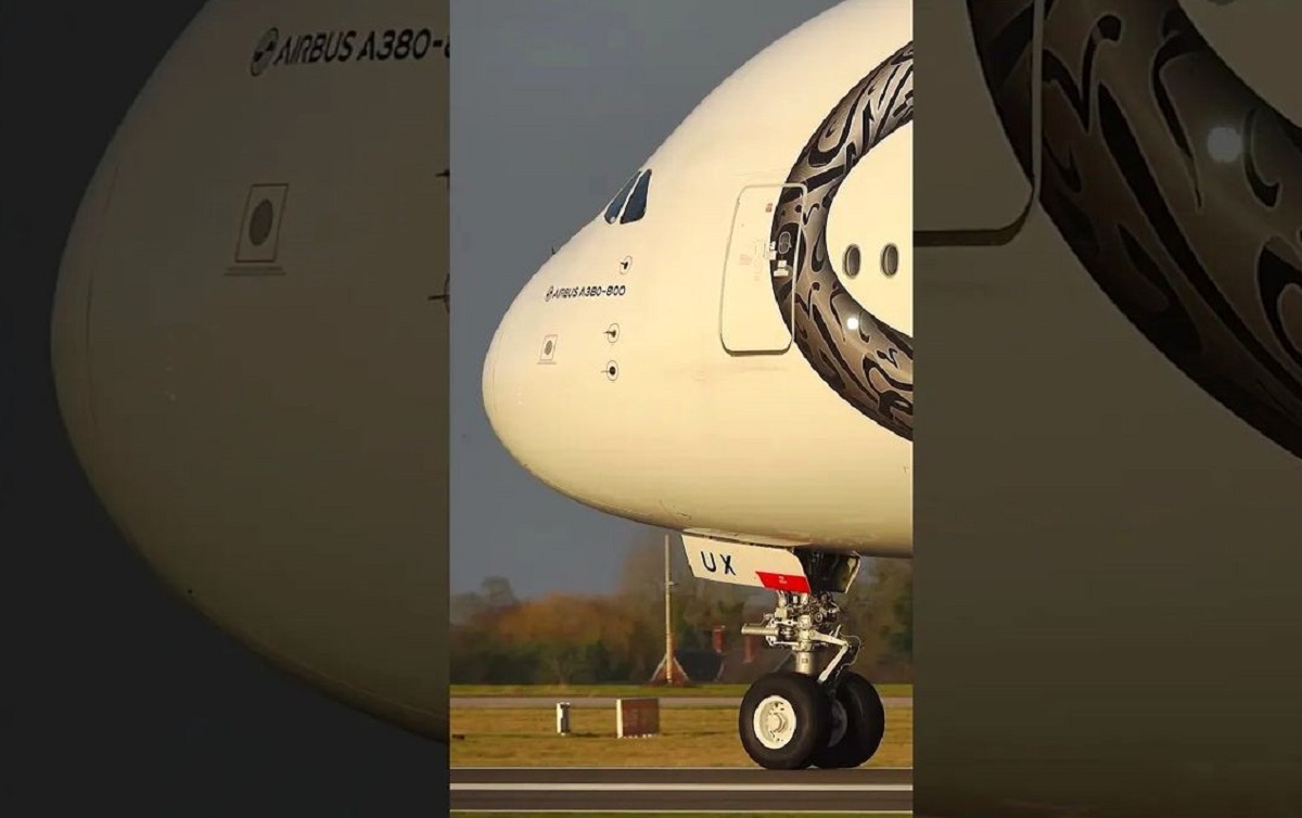 لحظه تیک آف بزرگترین هواپیمای جهان لحظه تیک آف بزرگترین هواپیمای جهان