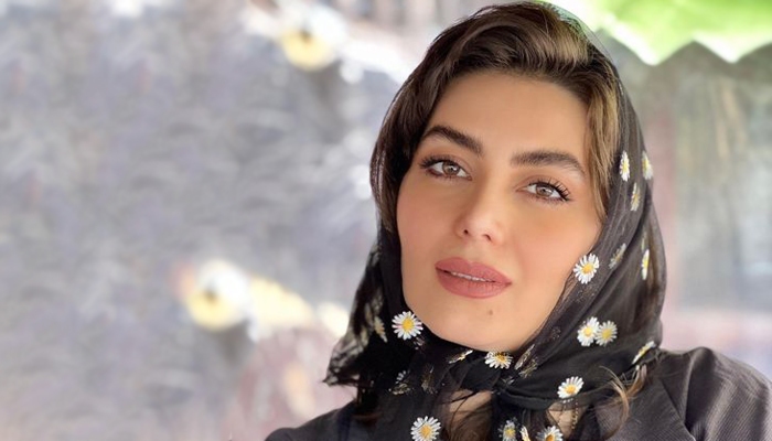 هدیه بازوند کیست؟ هدیه بازوند کیست؟