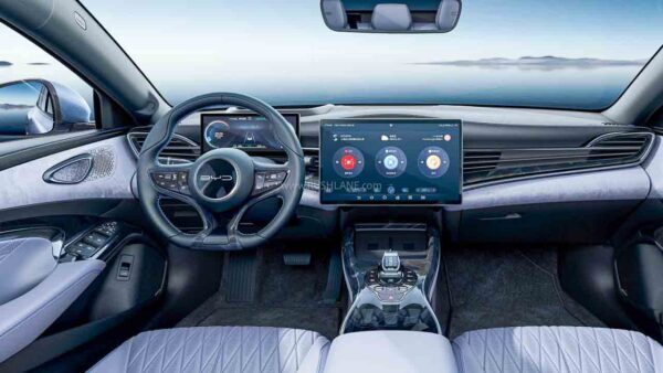 بی وای دی seal رقیب اصلی تسلا در خودرو‌های برقی